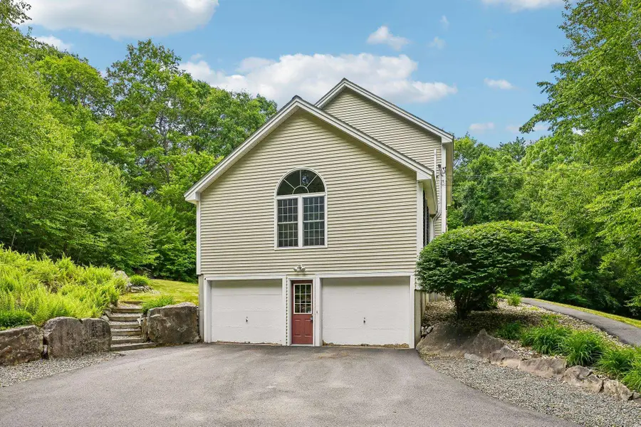 8 Hazelwood Drive, Salem, NH 03079 - #3
