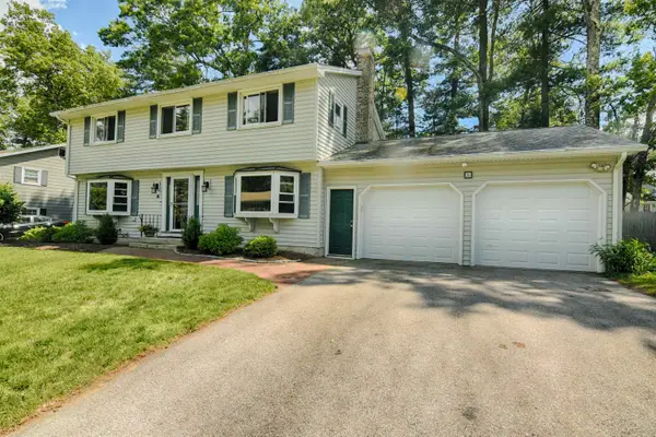 16 Century Road, Nashua, NH 03064