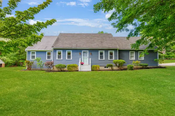 2 Sanborn Road, Hampton Falls, NH 03844