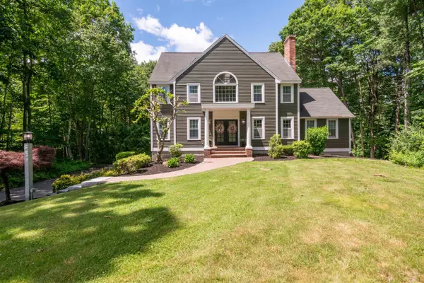 8 Coventry Lane, Derry, NH 03038