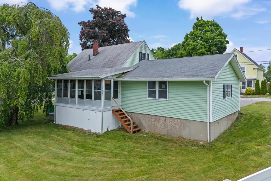 87 Broadway Avenue, Manchester, NH 03104 - #3