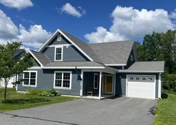 62 Pullman Lane, Hartford, VT 05001
