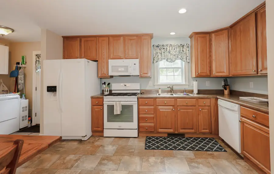 41 Farmwood Drive, Nashua, NH 03062 - #3