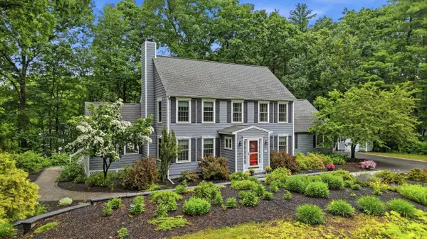 11 Montgomery Farm Road, Derry, NH 03038