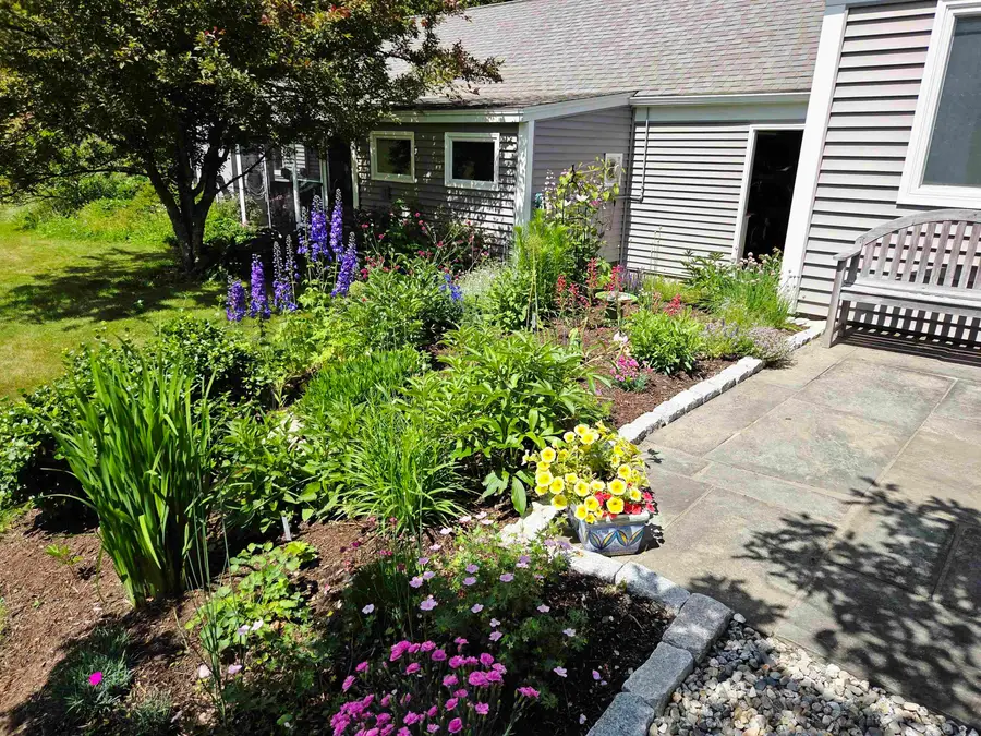 65 Hilltop Place, New London, NH 03257 - #3