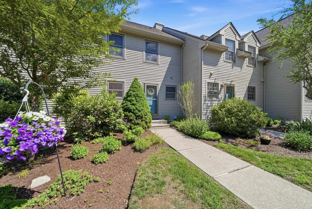 6 Veterans Road #13, Amherst, NH 03031 - #1
