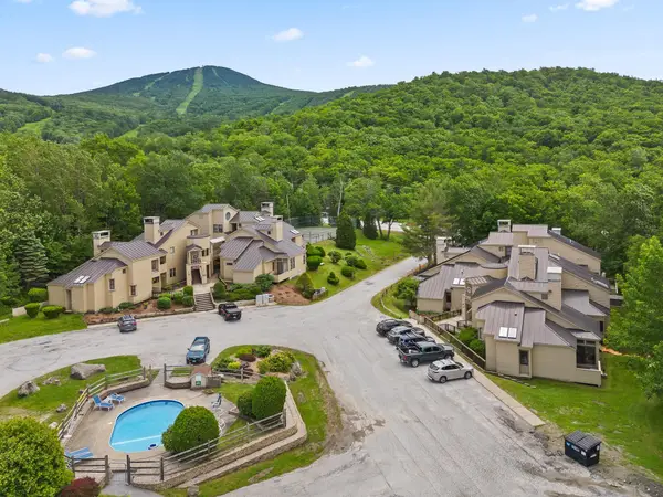 55 Fox Hollow Village #1, Mendon, VT 05701