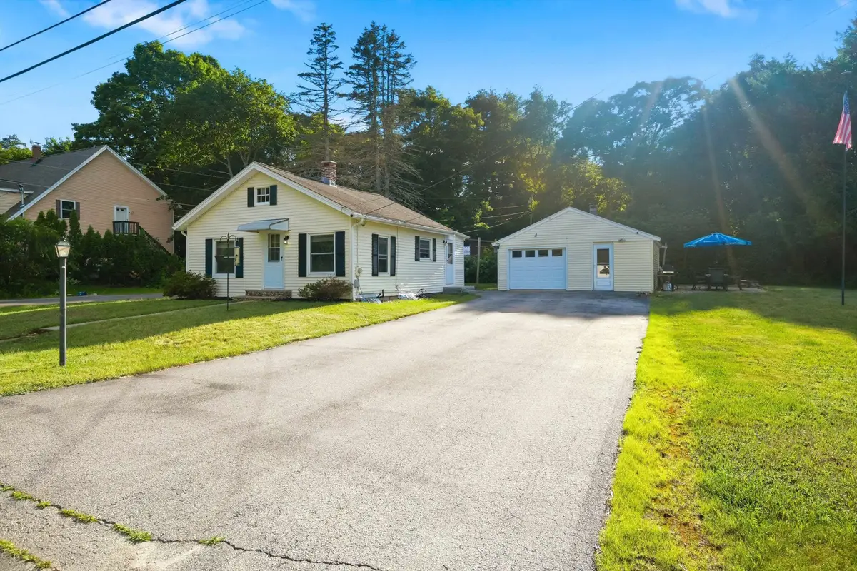 31 Hillside Avenue, Derry, NH 03038 - #1