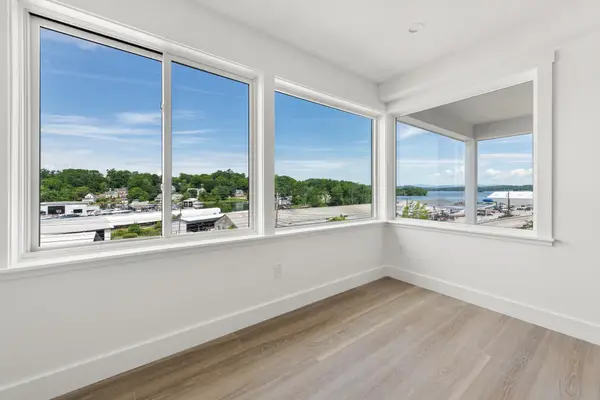 Unit 400 903 Union Avenue, Laconia, NH 03246