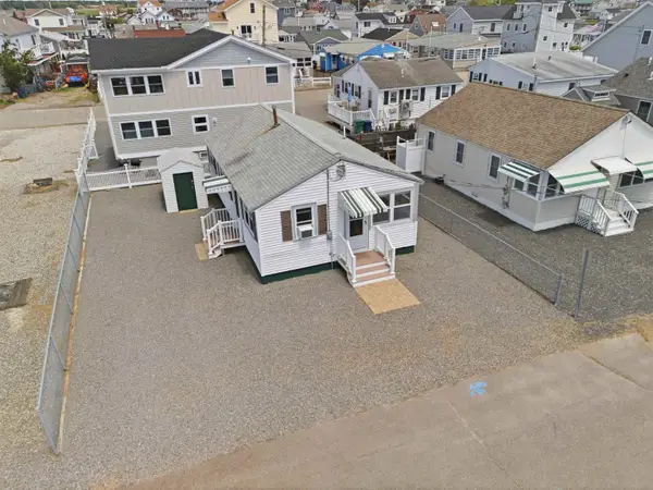 20 Jo-Ann Lane, Hampton, NH 03842