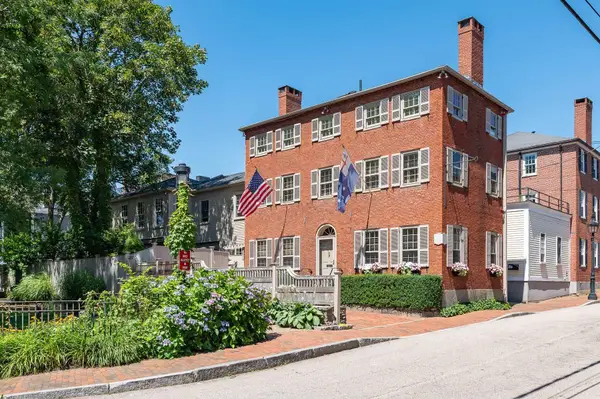 20 Atkinson Street, Portsmouth, NH 03801