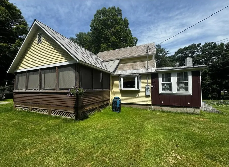 2875 East Street, Clarendon, VT 05759 - #2