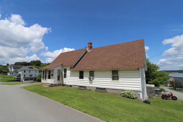 94 Orchard Street, Newport City, VT 05855