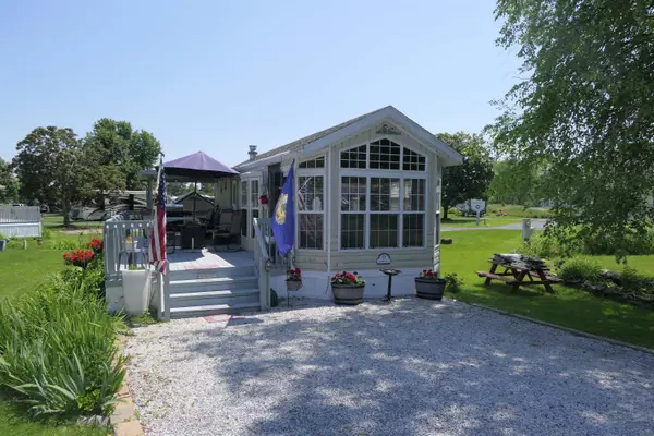 17 Eagle Lane, South Hero, VT 06586