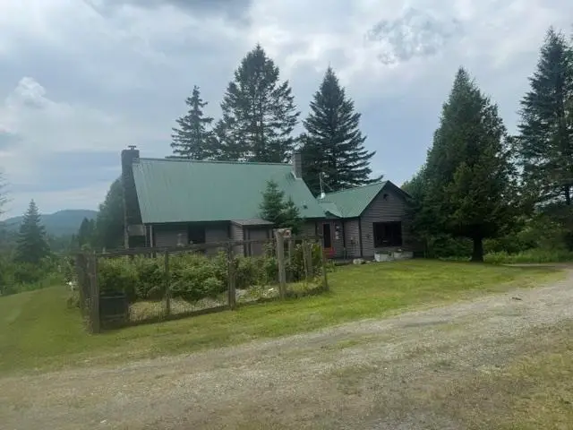 629 South Craftsbury Road, Craftsbury, VT 05826 - #3