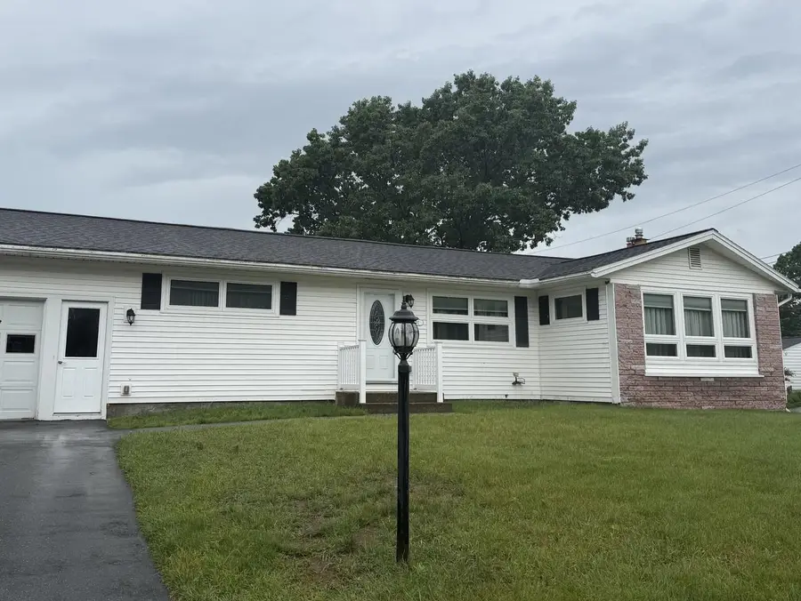42 Suburban Square, South Burlington, VT 05403 - #2