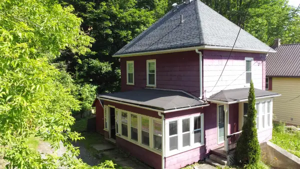 25 Clark Street, Newport City, VT 05855
