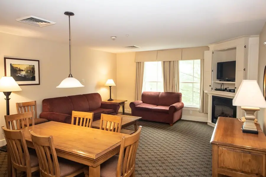 506/508 Qtr. I I Adams House, Ludlow, VT 05149 - #2