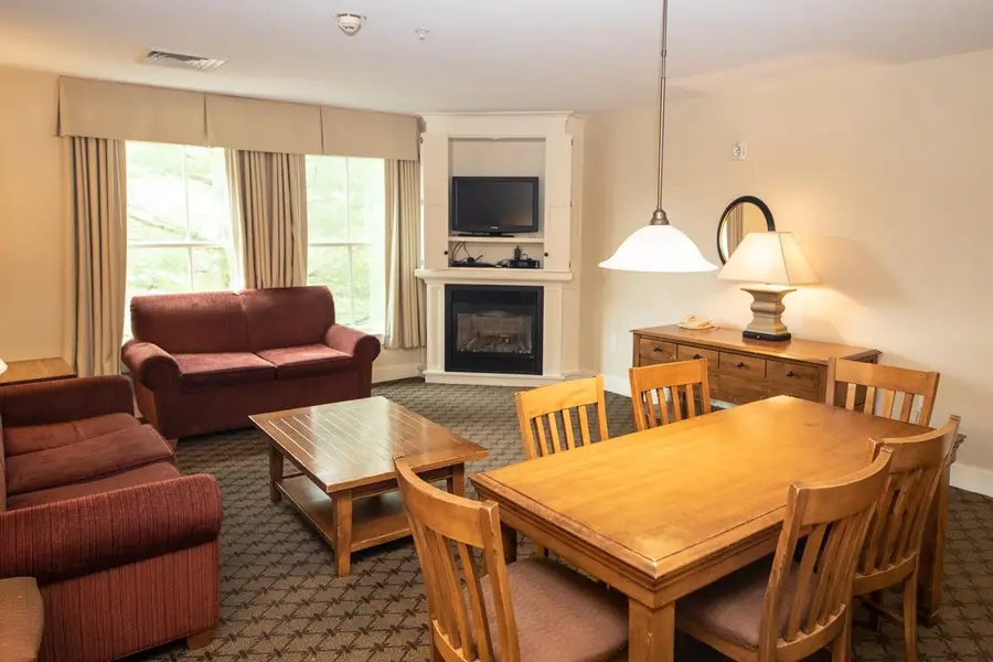 506/508 Qtr. I I Adams House, Ludlow, VT 05149 - #3