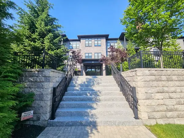 2075 Lafayette Road #24, Portsmouth, NH 03801