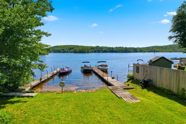 63 Lake Shore Drive, Barnstead, NH 03225