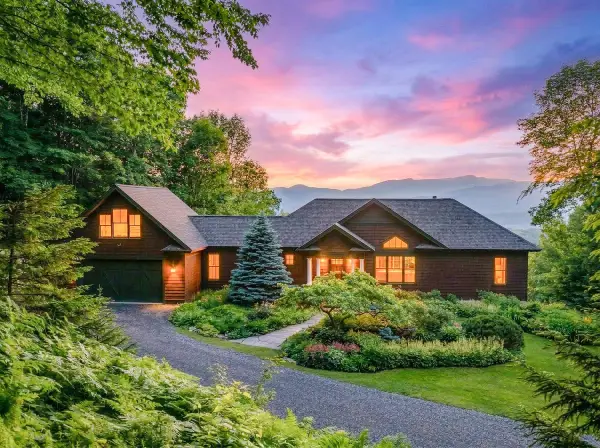 200 Worcester Ridge North Road, Elmore, VT 05661