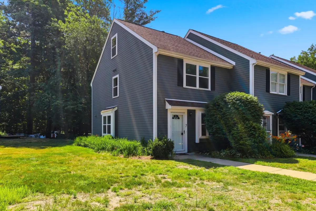 7 Chestnut Circle, Merrimack, NH 03054 - #1