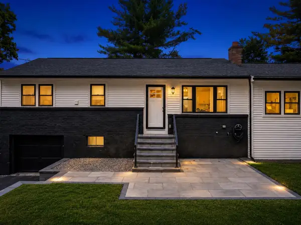 11 Hanson Avenue, Salem, NH 03079