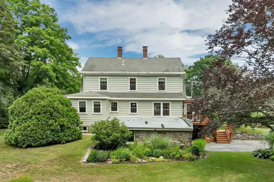 23 West Main Street, Newton, NH 03859 - #2