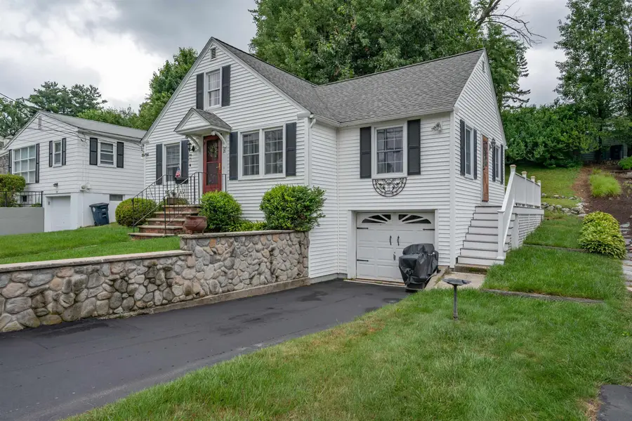 21 Charlotte Avenue, Nashua, NH 03064 - #3