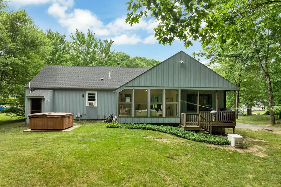 43 Redfield Circle, Derry, NH 03038 - #3