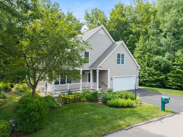 29 Vineyard Drive, Stratham, NH 03885
