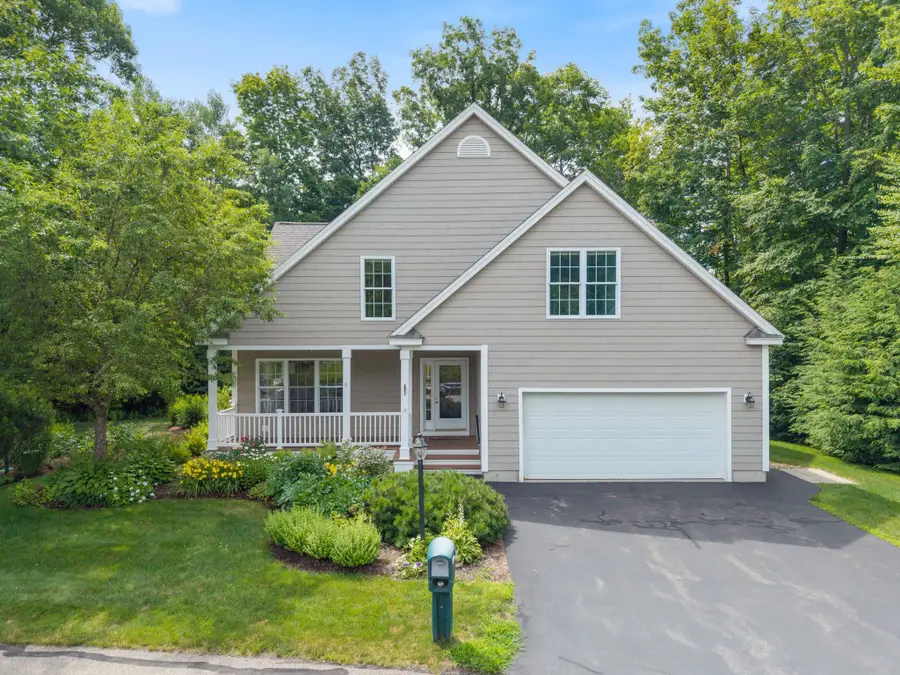 29 Vineyard Drive, Stratham, NH 03885 - #2