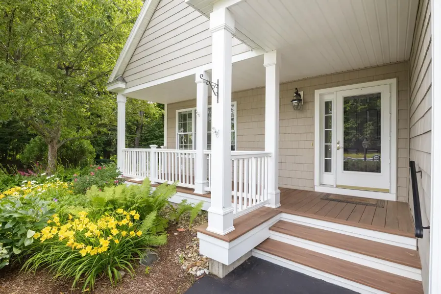 29 Vineyard Drive, Stratham, NH 03885 - #3