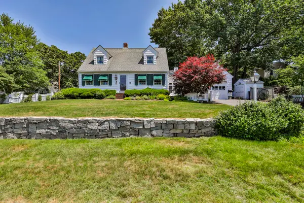 15 Hooker Street, Nashua, NH 03064