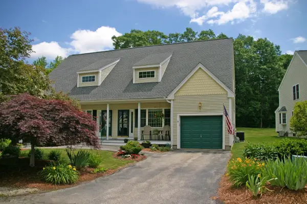 8 Royal Lane #22, Raymond, NH 03077