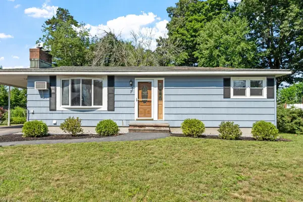 7 Mack Street, Bedford, NH 03110
