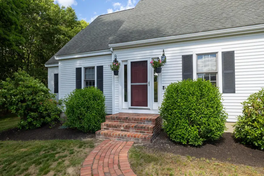 7 Bartlett Road, Stratham, NH 03885 - #3