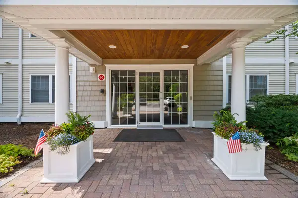 2 Sterling Hill Lane #243, Exeter, NH 03833
