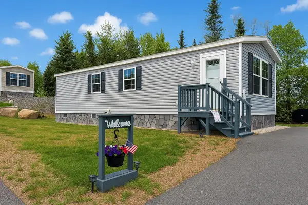 12 Victoria Lane, Berlin, NH 03570