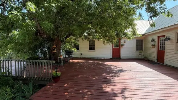 6053 vt 100 Road, Hyde Park, VT 05655