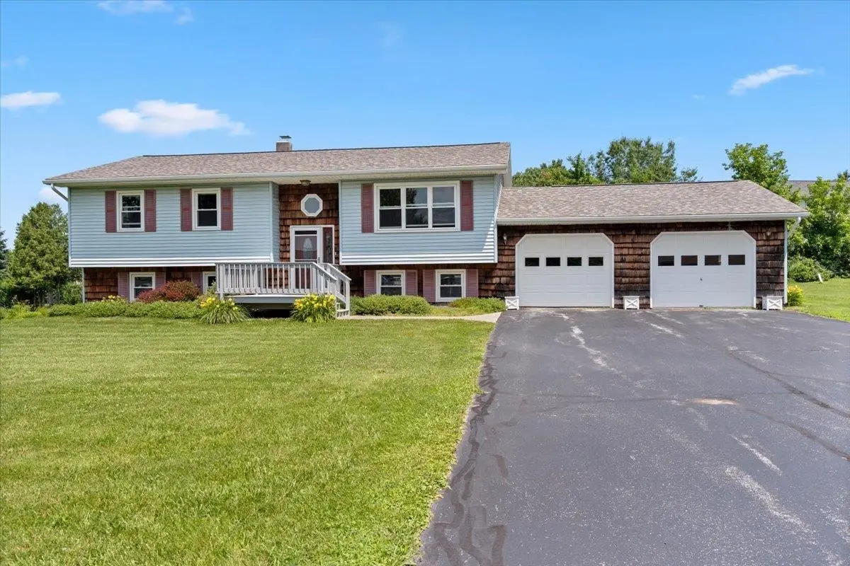 17 Meadowbrook Lane, Saint Albans, VT 05478 - #1