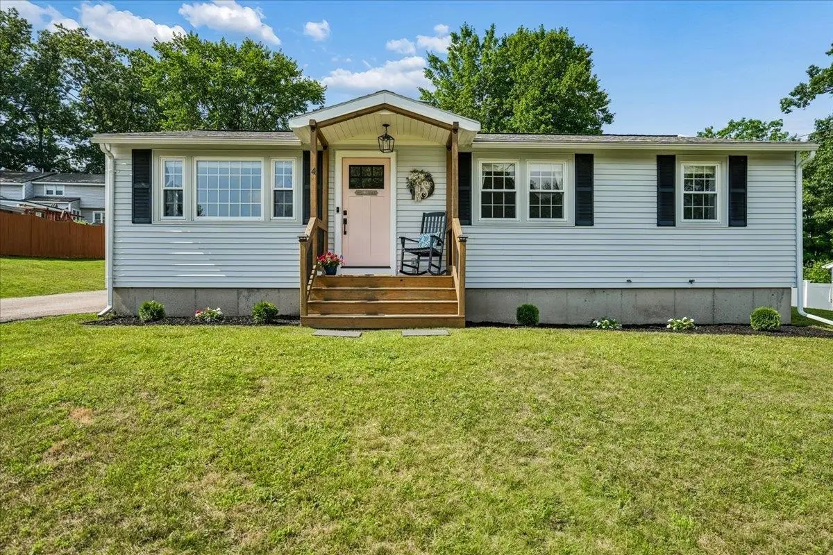 4 Sprucewood Avenue, Nashua, NH 03062 - #1