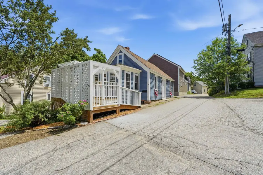 3 Creighton Street, Newmarket, NH 03857 - #3
