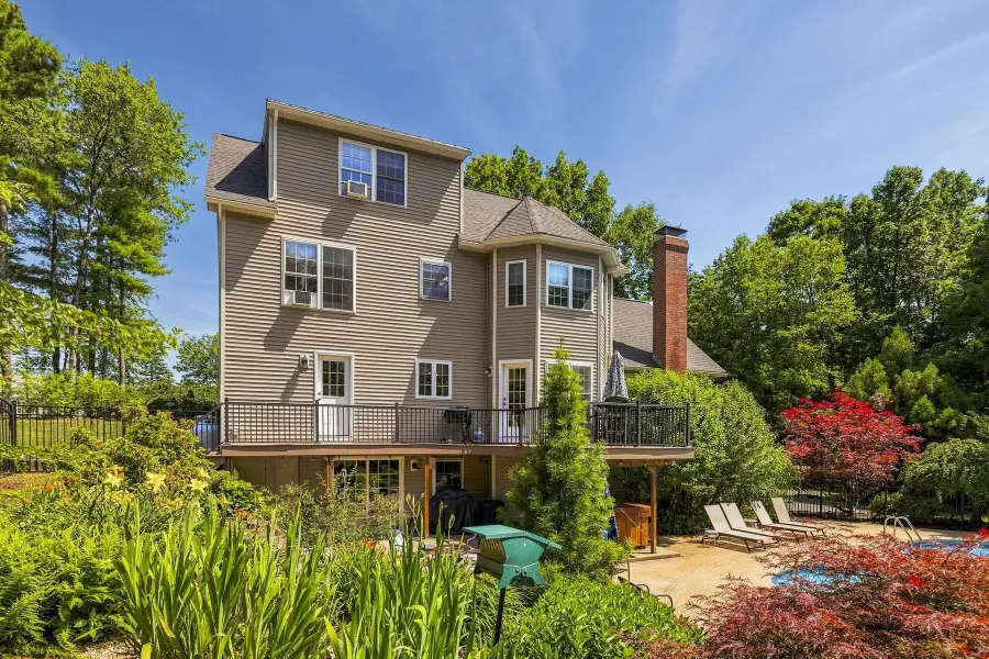 13 Robinson Street, Brentwood, NH 03833 - #3