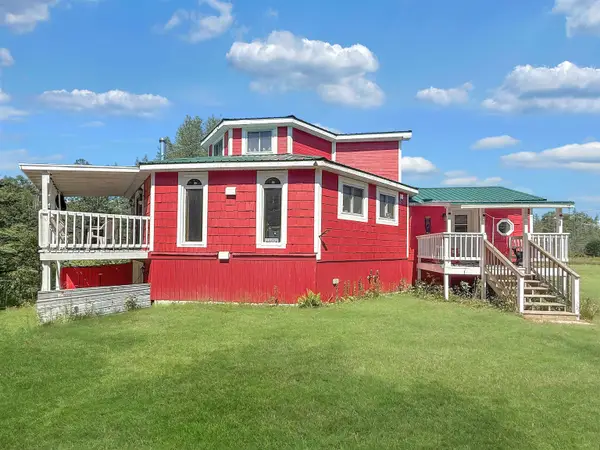 517 River Road, Canaan, VT 05902