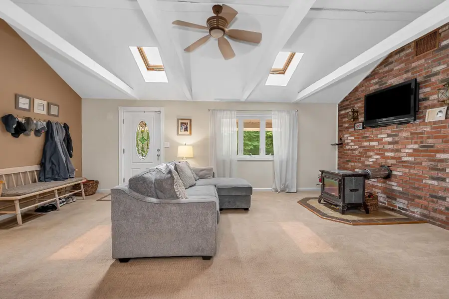31 Leonard Drive, Pelham, NH 03076 - #3