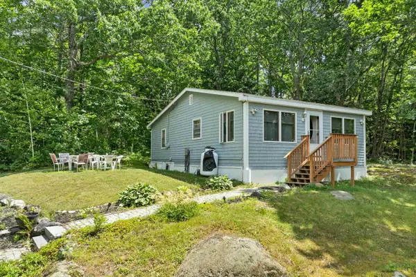 25 South Mayhew Turnpike, Hebron, NH 03241