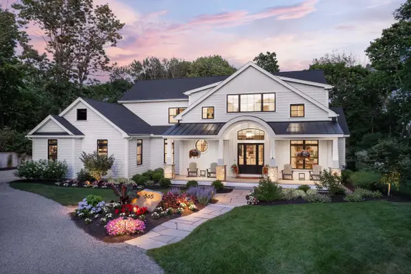 565 York Street, York, ME 03911