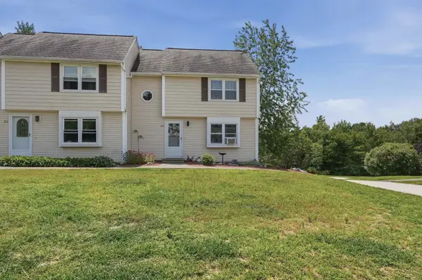 36 Scott Lane, Sandown, NH 03873